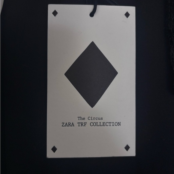 Zara Black and White Cape with Bow - Picture 3 of 4